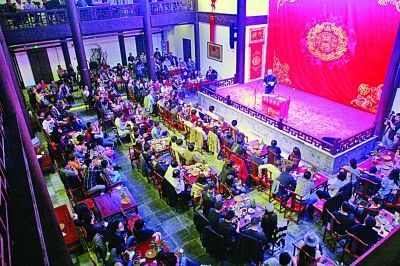 郭德纲德云社落地南京:孟非捧场 笑料重口