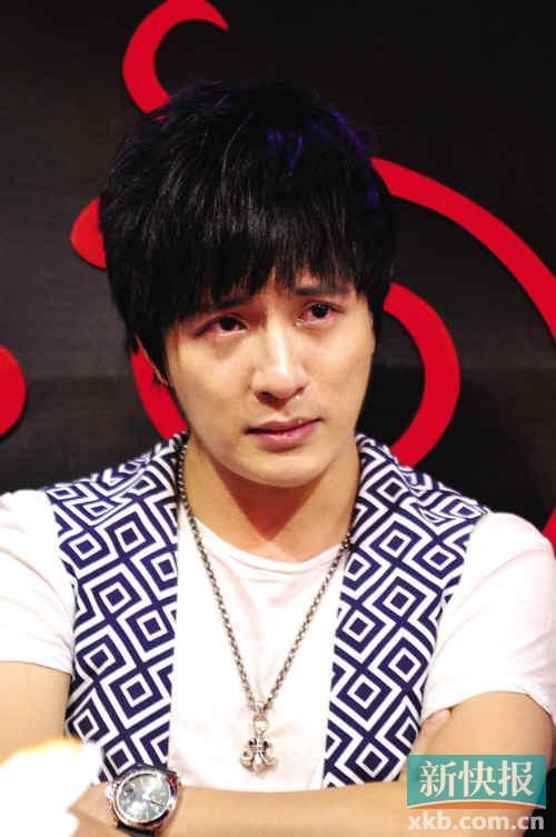 薛之谦谈身世泣不成声：4岁时母亲因心脏病去世