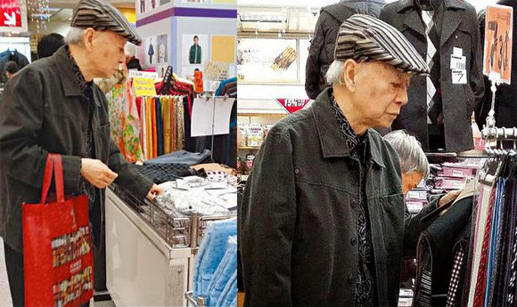 吴君如83岁老爸超市专买打折秋裤 挤公交回家(图)