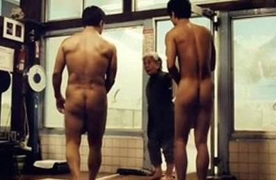 盘点港台影帝色相：成龙与吴彦祖露臀齐沐浴(图)