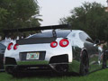街头实拍镀铬版日产GTR