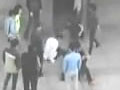 沈阳一女学生被多名同学在天台群殴踢下体