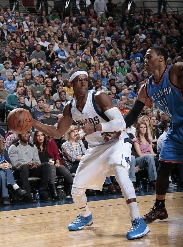 拳王缺战隆多只身扛起防线 死防威少打17铁+5