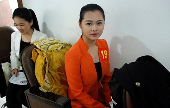 <em>最青春</em>!杭州武汉艺考现场<em>美女</em>如云 - 雷石梦的