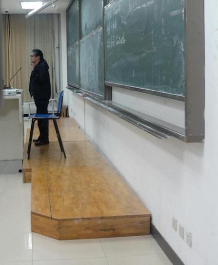 刘欢大学授课照曝光(图)