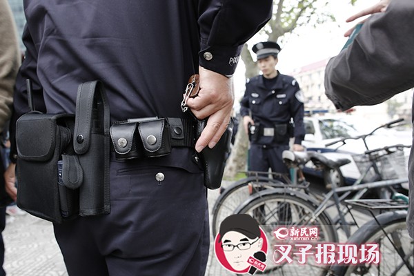 上海今天起巡逻警察实行佩枪巡逻执勤(组图 天在上头的日志 网易