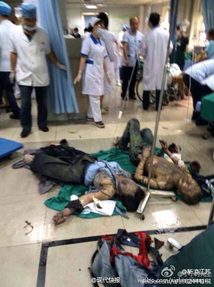 昆山市中医院一片混乱 急救室内不断有死者被抬出