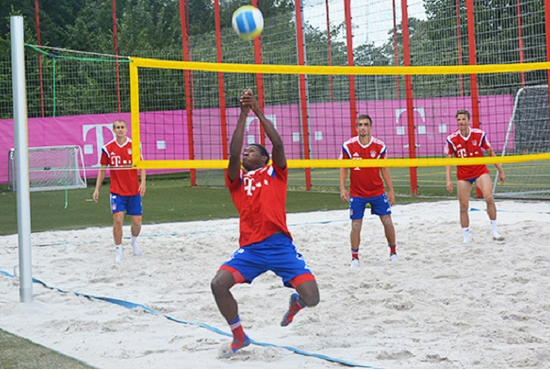 拜仁队内现特殊训练项目 沙滩排球比赛受球员好评|沙滩排球|拜仁队_凤凰体育