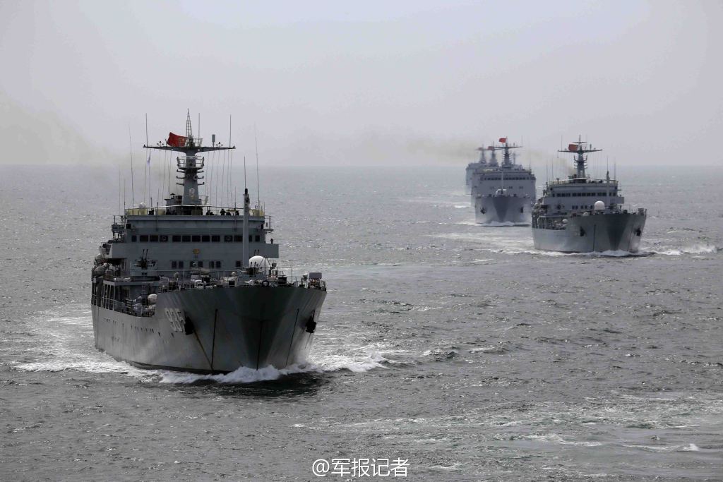 中国军舰进入南海保护油井 中国军舰进入南海保护油井