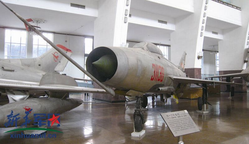 1984国庆35周年阅兵珍贵旧照:19种新装备首亮相 陈列在军博兵器馆的歼