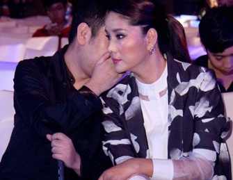 王志文老婆陈坚红罕见公开亮相