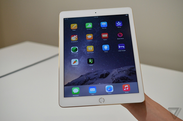 苹果今日在加州库比蒂诺总部召开新品发布会,推出了ipad air 2