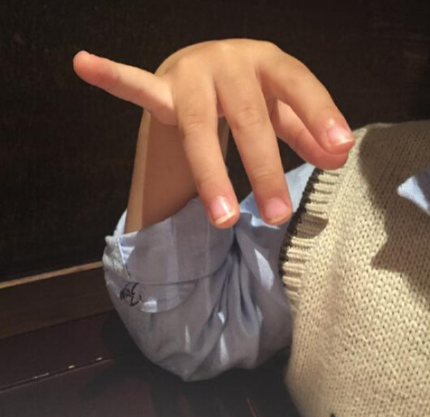 邓超儿子翘兰花指 继承爸爸逗比风格爆笑对话