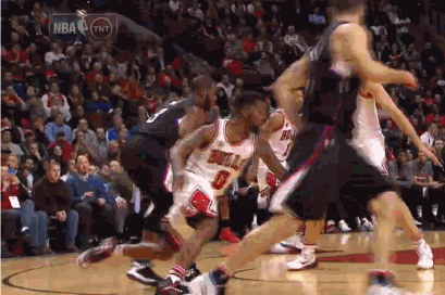 中超远三分 丢生死扳平球 今夜成也保罗败也保罗|gif