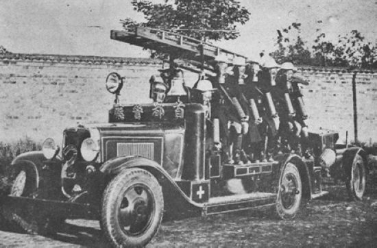 民国消防队:云梯训练难度堪比杂技