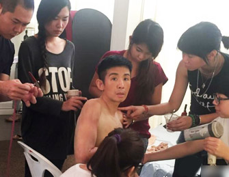 吴君如新片拍摄现场曝光