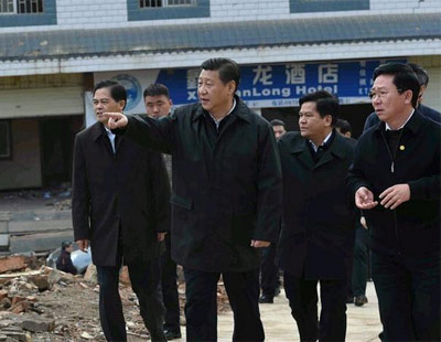 习近平新年离京赴云南震区 灾民激动赠诗