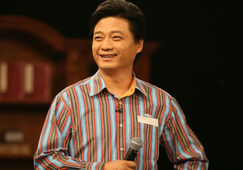 昨天导演组宣布,原央视名嘴崔永元已确认加盟,担任东方春晚的主持人