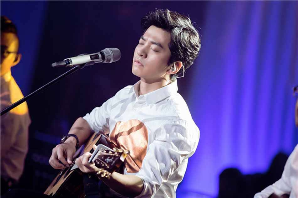 《我是歌手》最新录制照曝光 李健神态从容[高