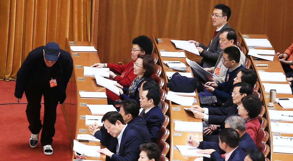 赵本山现身两会 雷石梦 雷石梦(观新闻)