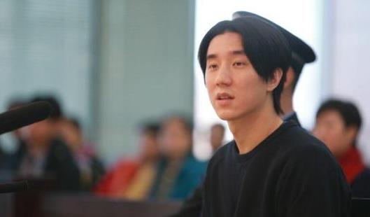 房祖名与柯震东前女友吃饭 发现被拍后拔腿狂奔