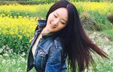 杨钰莹花间起舞