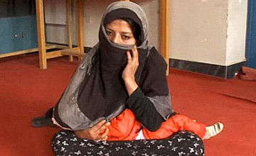 她16岁时被迫嫁给了性侵自己的罪犯