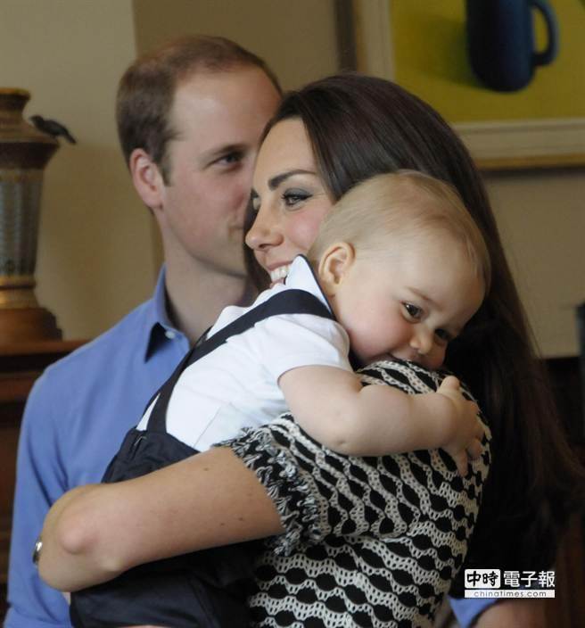 英国凯特王妃产下一名女婴