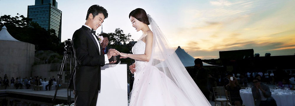  男神安在旭大婚迎娶小11岁女友 自称心急生子