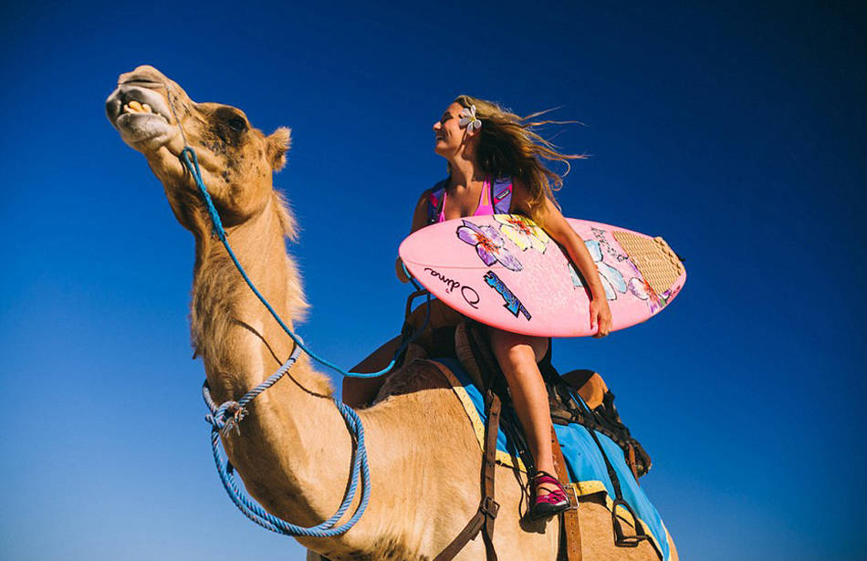 美国美女冒险家游历40多国