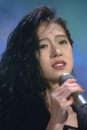 凤凰娱乐讯 据台湾媒体报道,日本"一代歌姬"中森明菜是80年代代表女