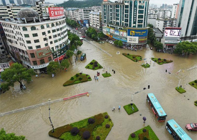 江西宜春暴雨过后“汪洋”一片