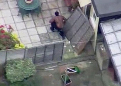 黑人男子行凶杀害曾祖母画面