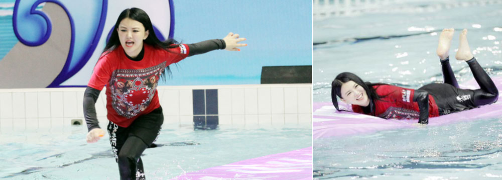 《为她而战》上演湿身大战 李湘玩“水上漂”滑到