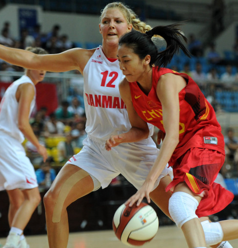 2015洲际争霸赛-中国女篮94-42轻取波兰 收两