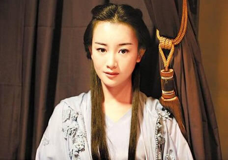 [八小妹]新版王语嫣一年交4个男朋友,年龄跨越