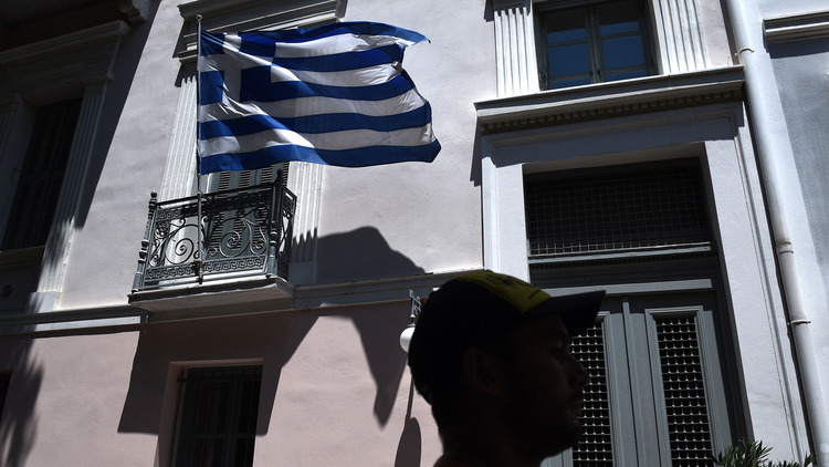 周二希腊股市开盘大跌5% 银行股两天跌60%
