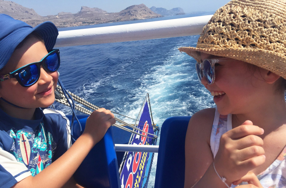 前央视<em>女主播</em>姜丰晒度假照 <em>马甲线</em>抢镜_手机凤