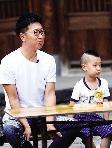 林永健和儿子林大竣分享展示