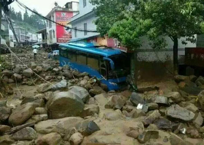 四川叙永：山洪已致6死 18失联