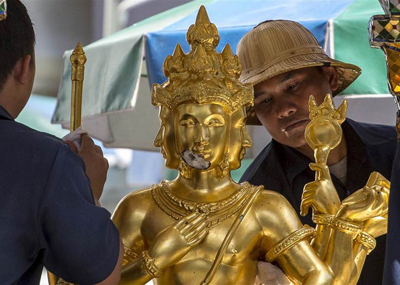 爆炸后的泰国四面佛寺