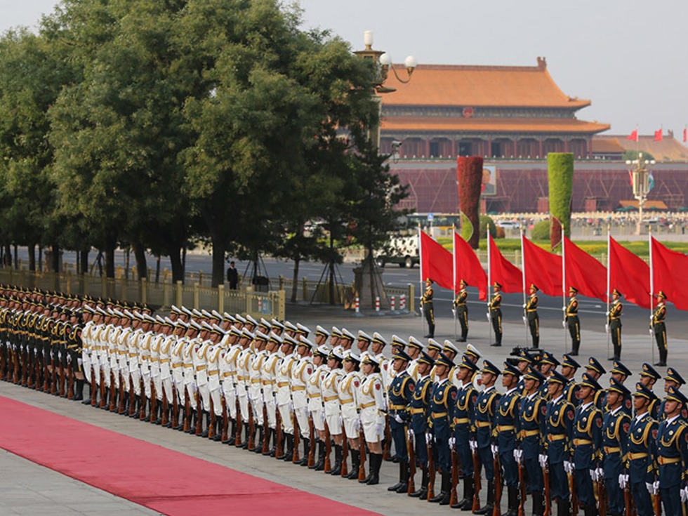 解放军三军仪仗队礼服变迁