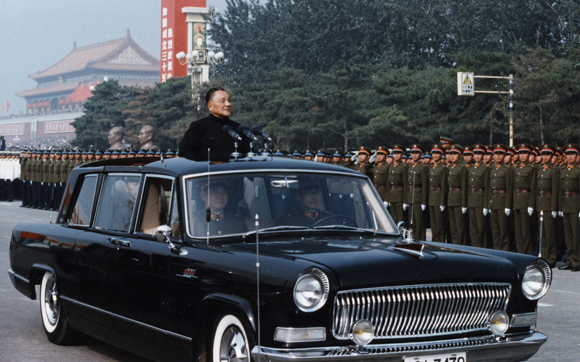 1949-2009年，14次阅兵的珍贵画面_频道_凤凰网