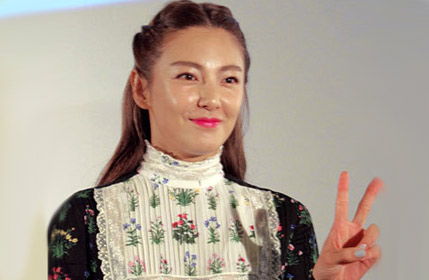 女神肿么了？张雨绮满面油光略浮肿