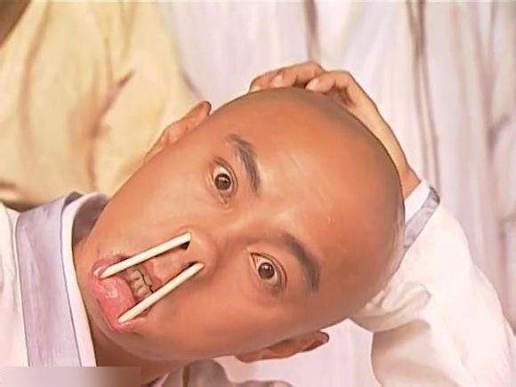 《开心书院》,香港定名《机灵小子》,台湾定名《一修和尚》)是张卫健
