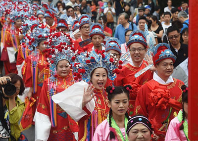 两岸新人红妆迎大婚