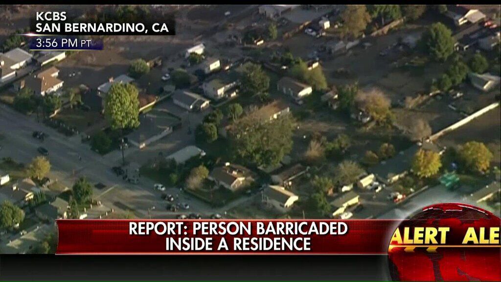 加州枪击案第四名疑似嫌犯据守民宅 被警方包围