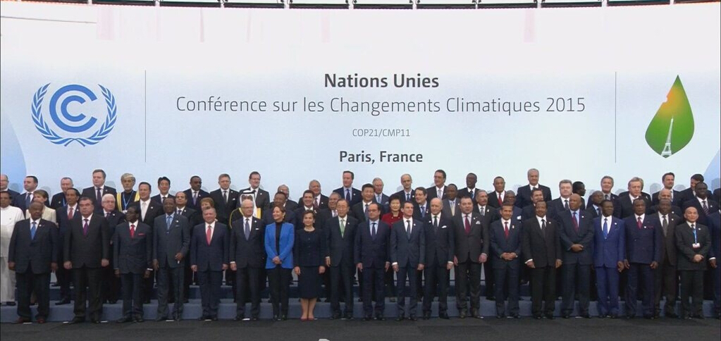 巴黎气候大会与会国领导人拍摄大合照