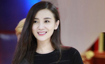 35岁东北大妞成博主眼中“最美”  
 