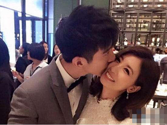 修杰楷自曝钟情妻子贾静雯说话声 听后全身酥麻(图)